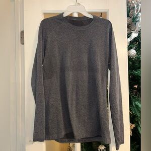 Lululemon performance long sleeve shirt mens medium gray pullover base layer